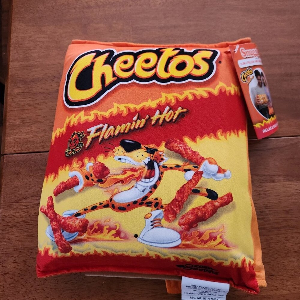 2-in-1 Pillow and Snack Tray- Flamin' Hot Cheetos Snuggie Couch Cup Holder NWT